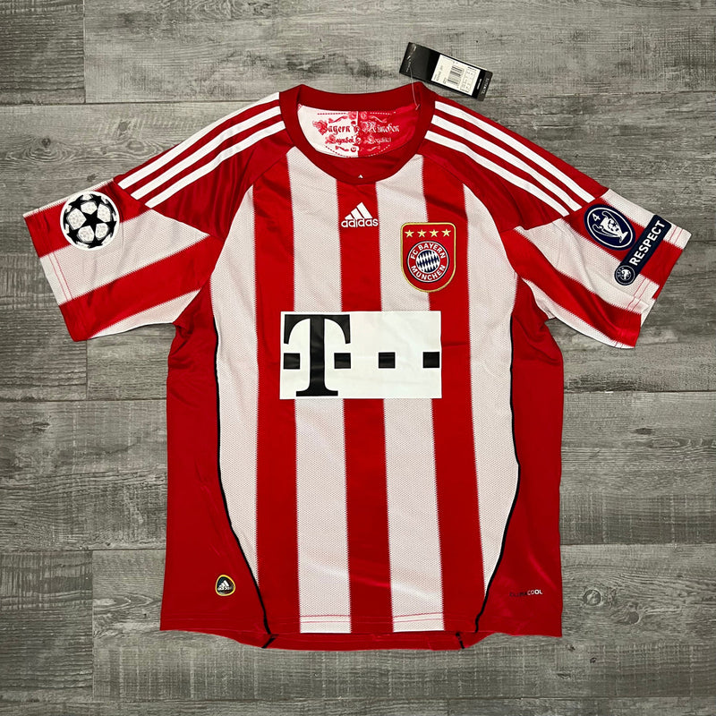 Camisa Bayern de Munique I 2010/11 Listrada - Modelo Retrô