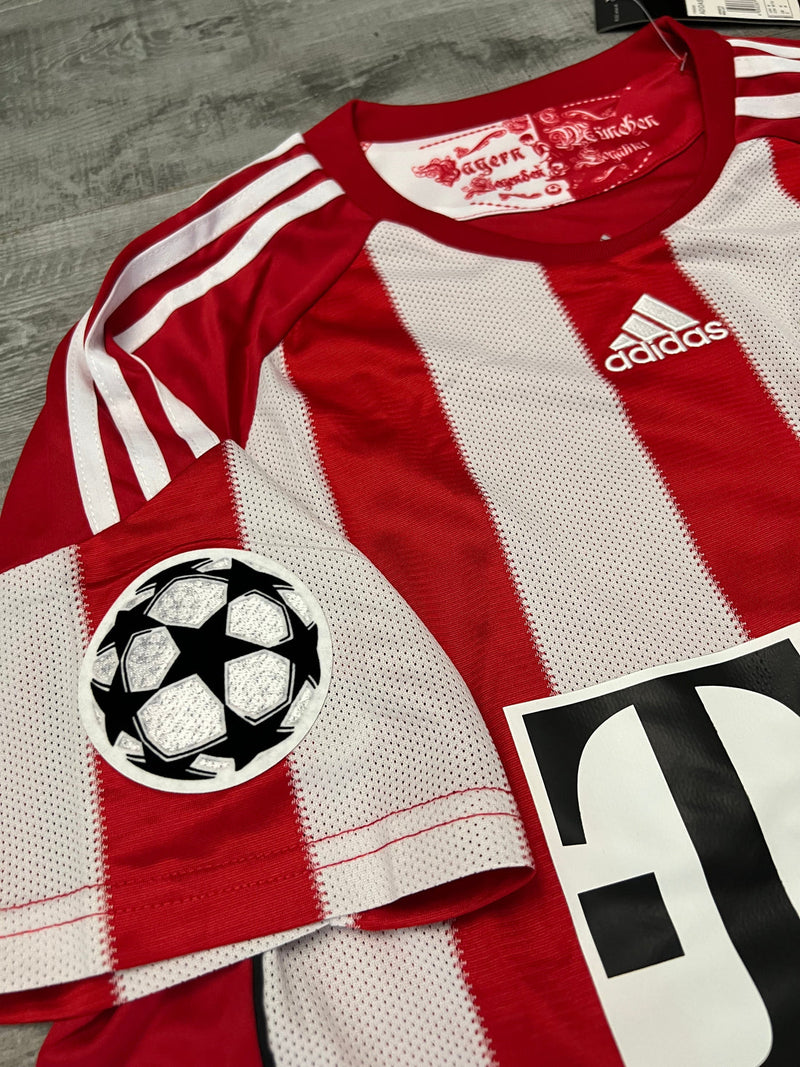 Camisa Bayern de Munique I 2010/11 Listrada - Modelo Retrô