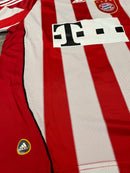 Camisa Bayern de Munique I 2010/11 Listrada - Modelo Retrô