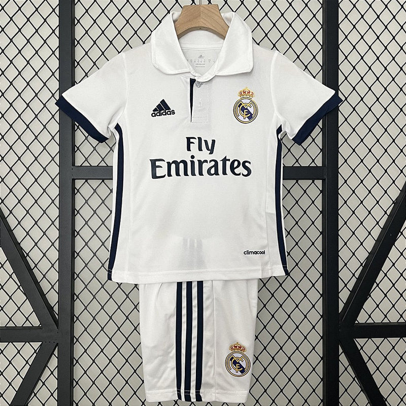 Conjunto Infantil Real Madrid 2016/17 Branca - Modelo Retrô