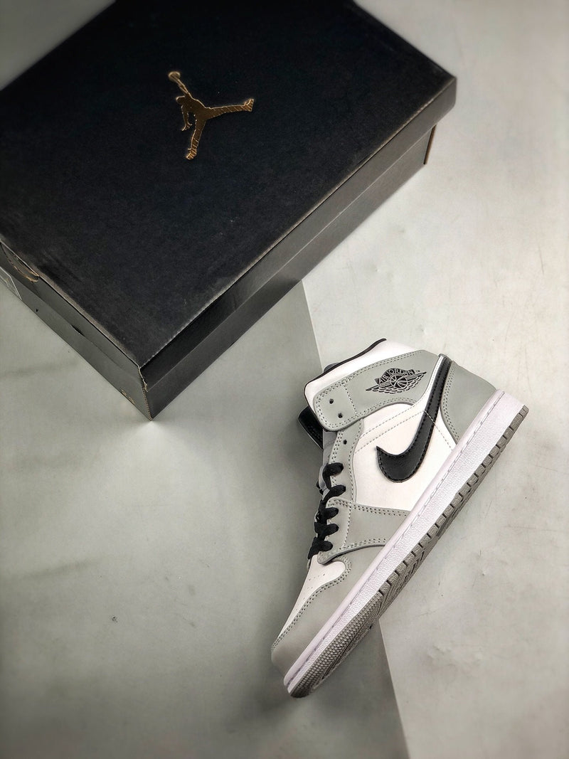 Tênis Nike Air Jordan 1 MID "Light Smoke Grey" - Rei da Pelada