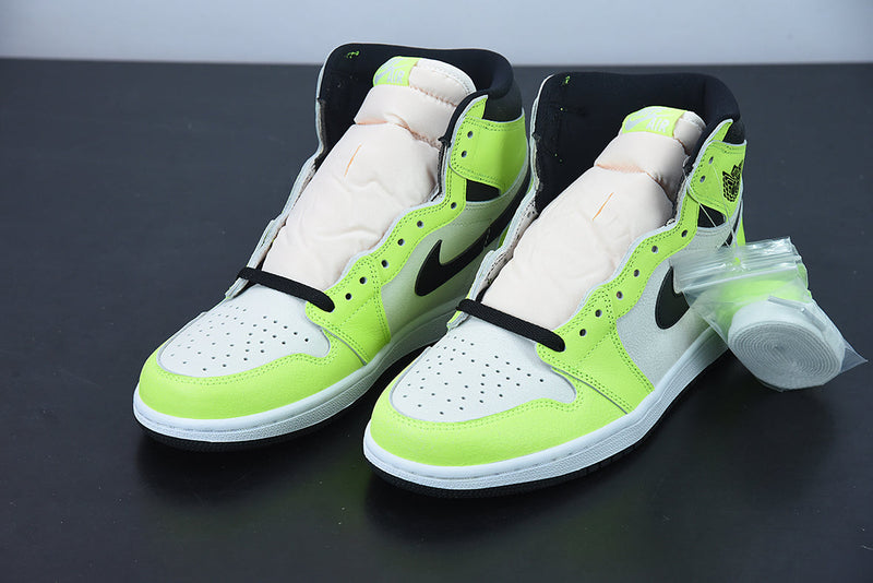 Tênis Nike Air Jordan 1 High "Volt" - Rei da Pelada