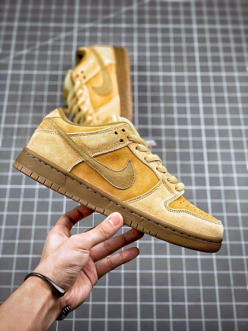 Tênis Nike SB Dunk Low "Wheat" - Rei da Pelada