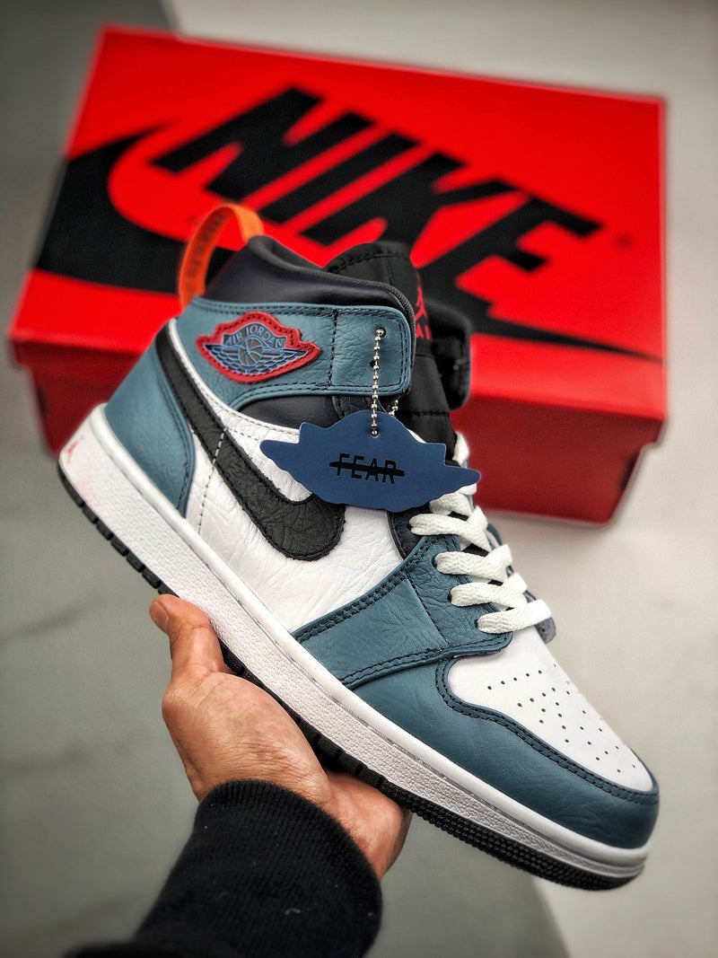 Tênis Cspace Facetasm x Nike Air Jordan 1 Mid - Rei da Pelada