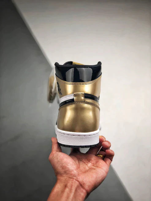 Tênis Nike Air Jordan 1 High "Gold Toe" - Rei da Pelada