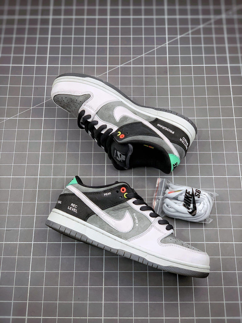 Tênis Nike SB Dunk Low "VX100 Camcorder" - Rei da Pelada