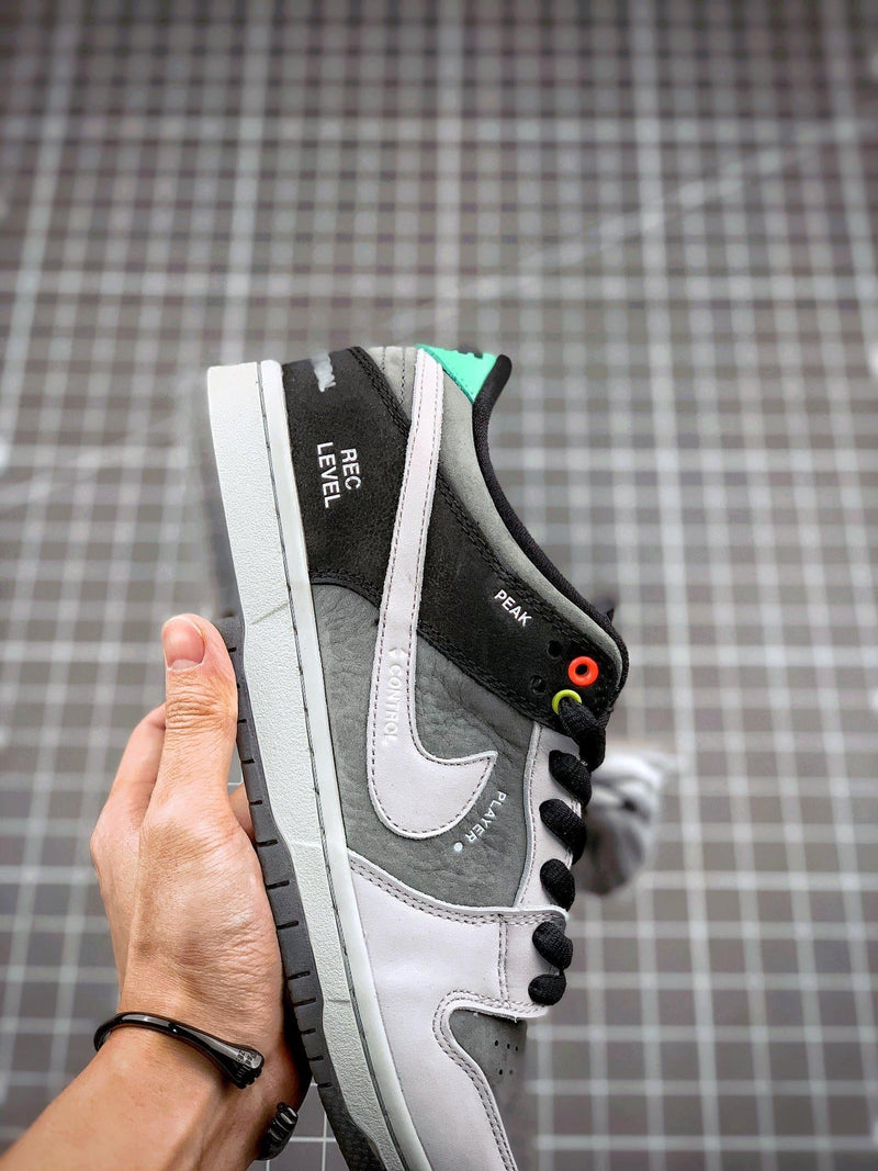 Tênis Nike SB Dunk Low "VX100 Camcorder" - Rei da Pelada