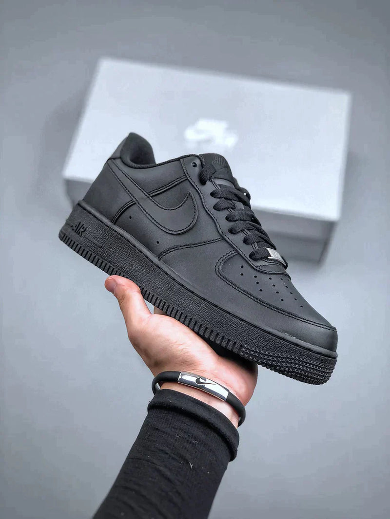 Tênis Nike Air Force 1 Low Black - Rei da Pelada