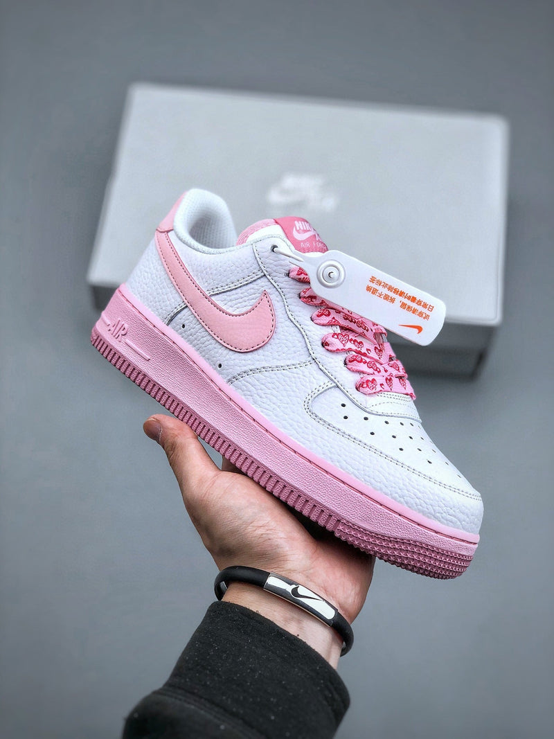 Tênis Nike Air Force 1 Low Valentine Days - Rei da Pelada