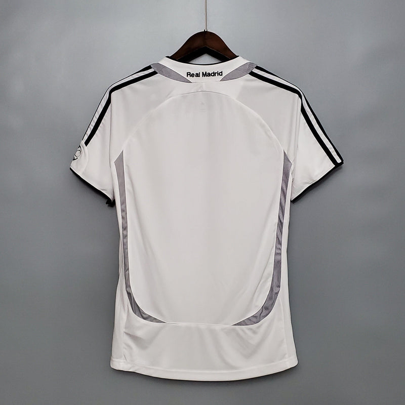 Camisa Retrô Real Madrid 2006/07 Home