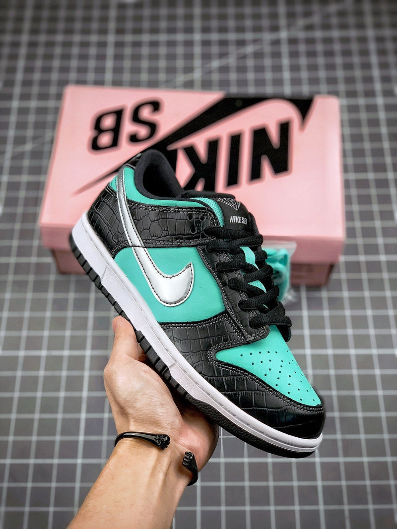 Tênis Nike SB Dunk Low x Tiffany 'Diamond Supply' - Rei da Pelada