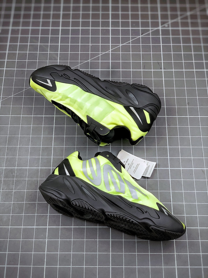 Tênis Adidas Yeezy Boost 700 MNVN - Rei da Pelada