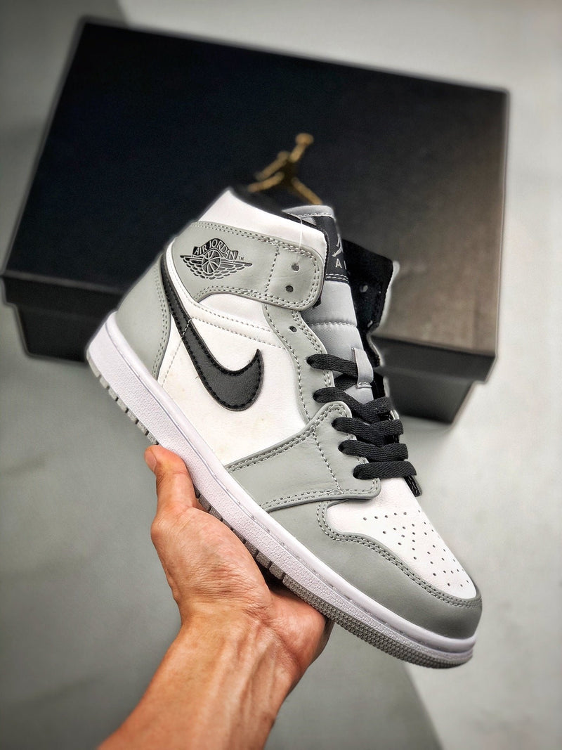 Tênis Nike Air Jordan 1 MID "Light Smoke Grey" - Rei da Pelada