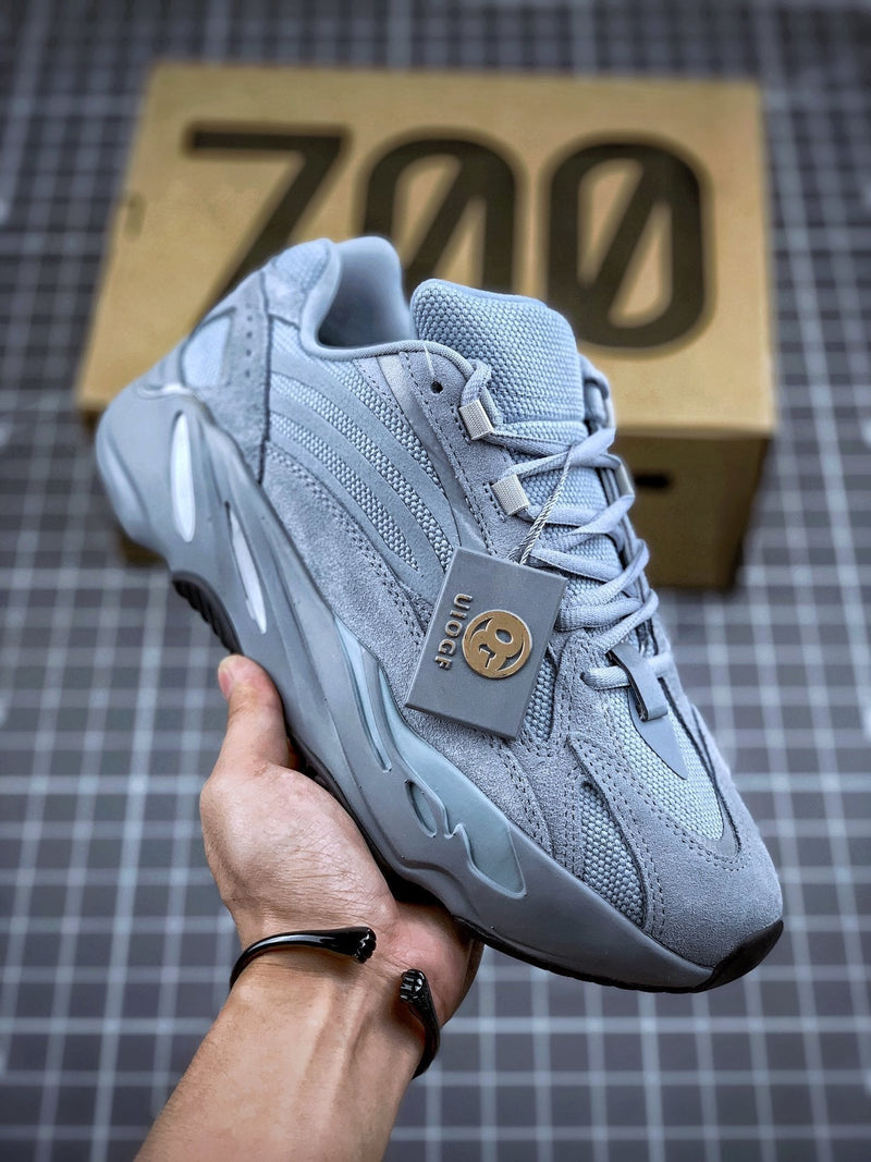 Tênis Adidas Yeezy Boost 700 V2 Hospital Blue - Rei da Pelada