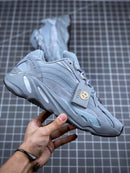 Tênis Adidas Yeezy Boost 700 V2 Hospital Blue - Rei da Pelada