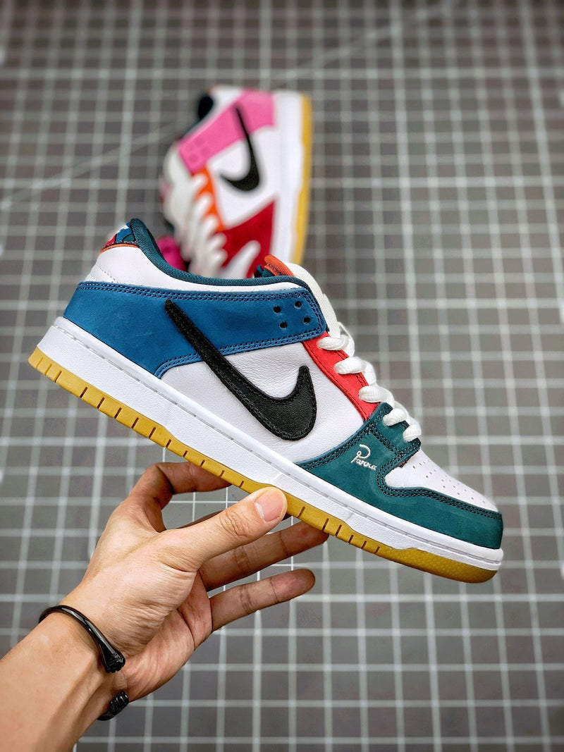 Tênis Nike SB Dunk Low x "Parra" - Rei da Pelada