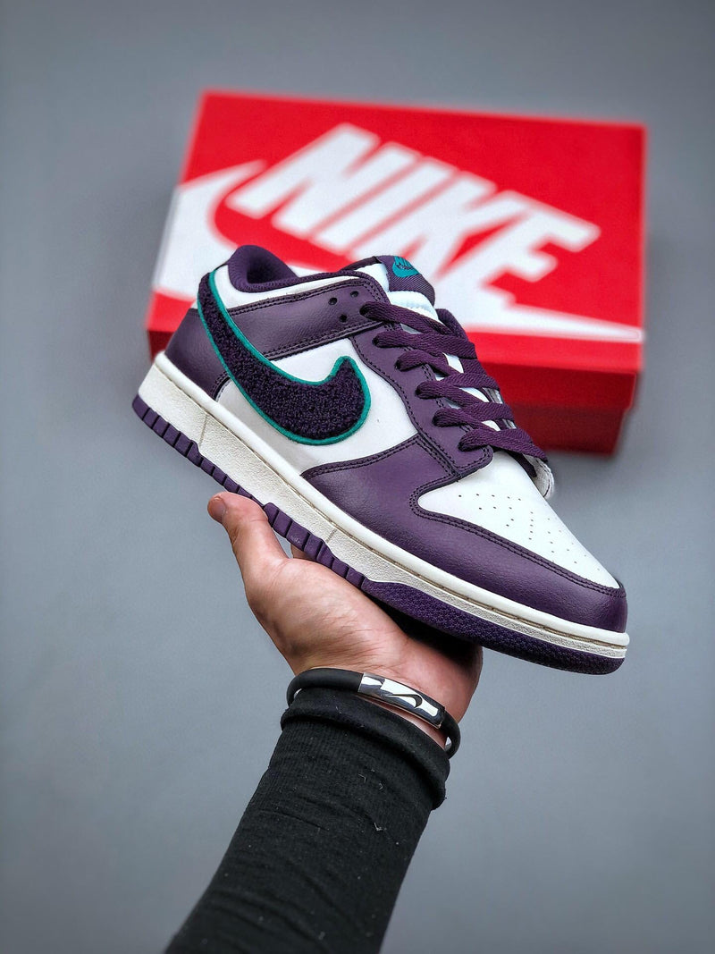 Tênis Nike SB Dunk Low Retro "Chenille Swoosh"" - Rei da Pelada