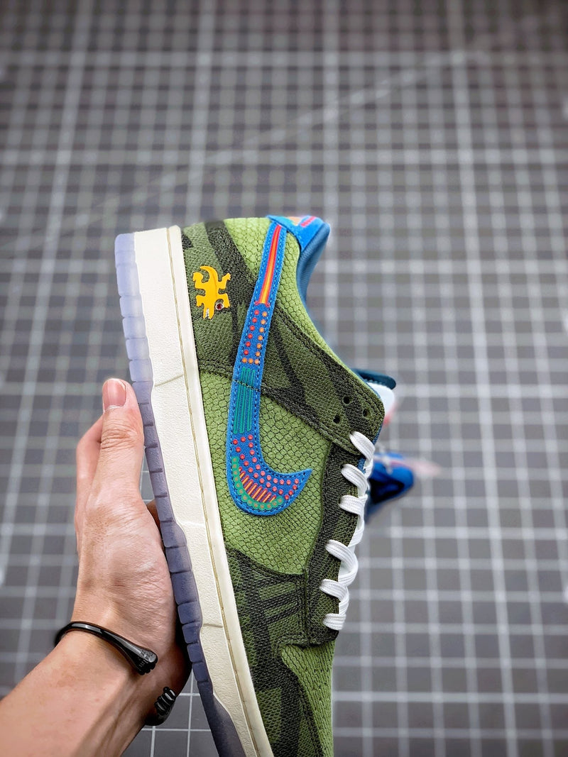 Tênis Nike SB Dunk Low "Siempre Familia" - Rei da Pelada