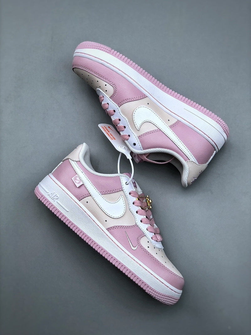 Tênis Nike Air Force 1 Low Pink Charms - Rei da Pelada