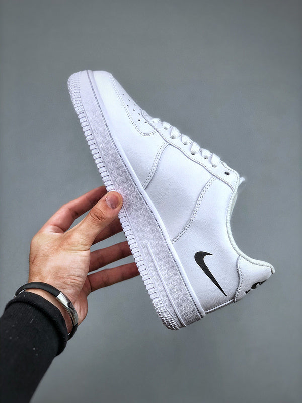 Tênis Nike Air Force 1 Low Swoosh - Rei da Pelada