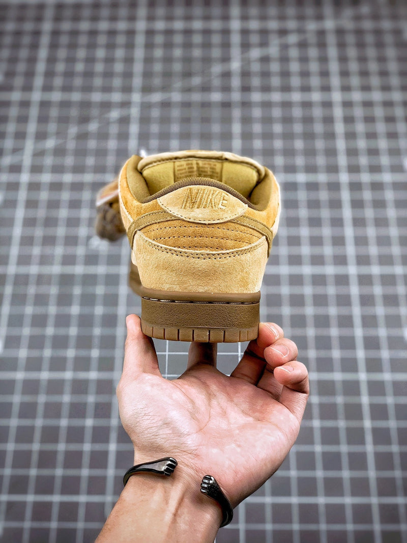 Tênis Nike SB Dunk Low "Wheat" - Rei da Pelada