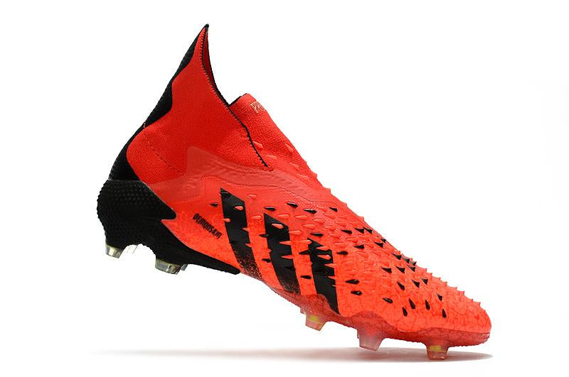 Chuteira adidas Predator Freak+ Campo