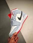 Tênis Nike Air Jordan 1 Mid "Half Blue Polka Dot Swoosh (GS)" - Rei da Pelada