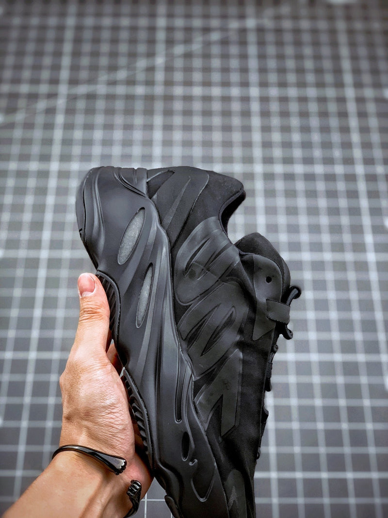 Tênis Adidas Yeezy Boost 700 MNVN - Rei da Pelada