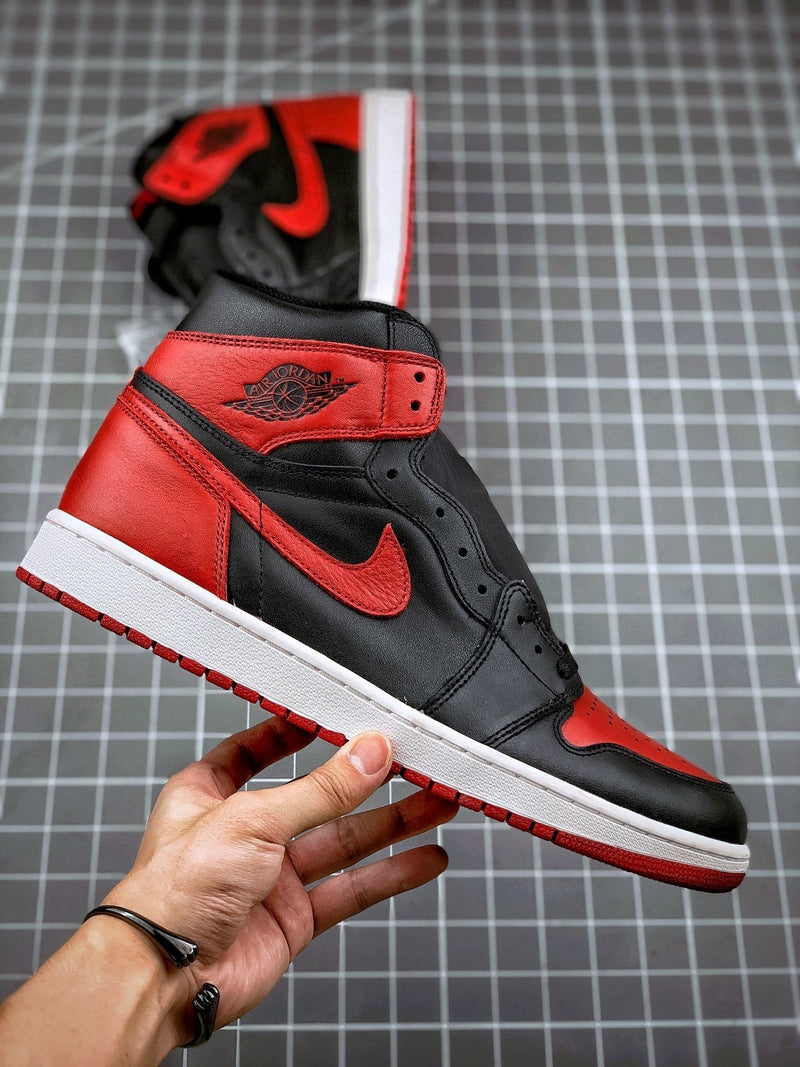 Tênis Nike Air Jordan 1 High 'Bred Banned' - Rei da Pelada