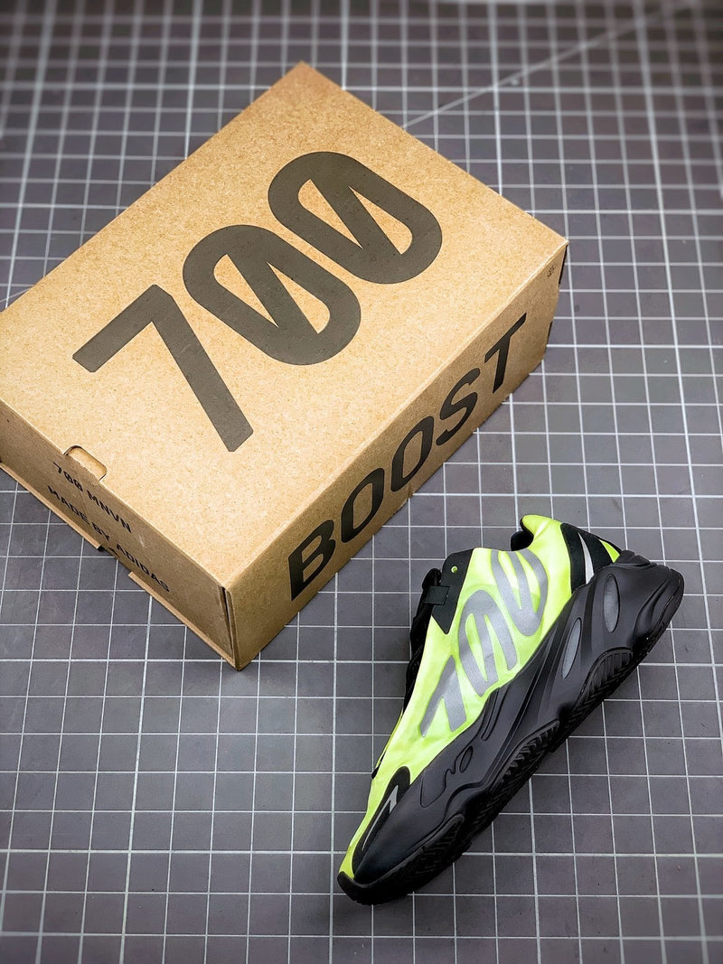 Tênis Adidas Yeezy Boost 700 MNVN - Rei da Pelada