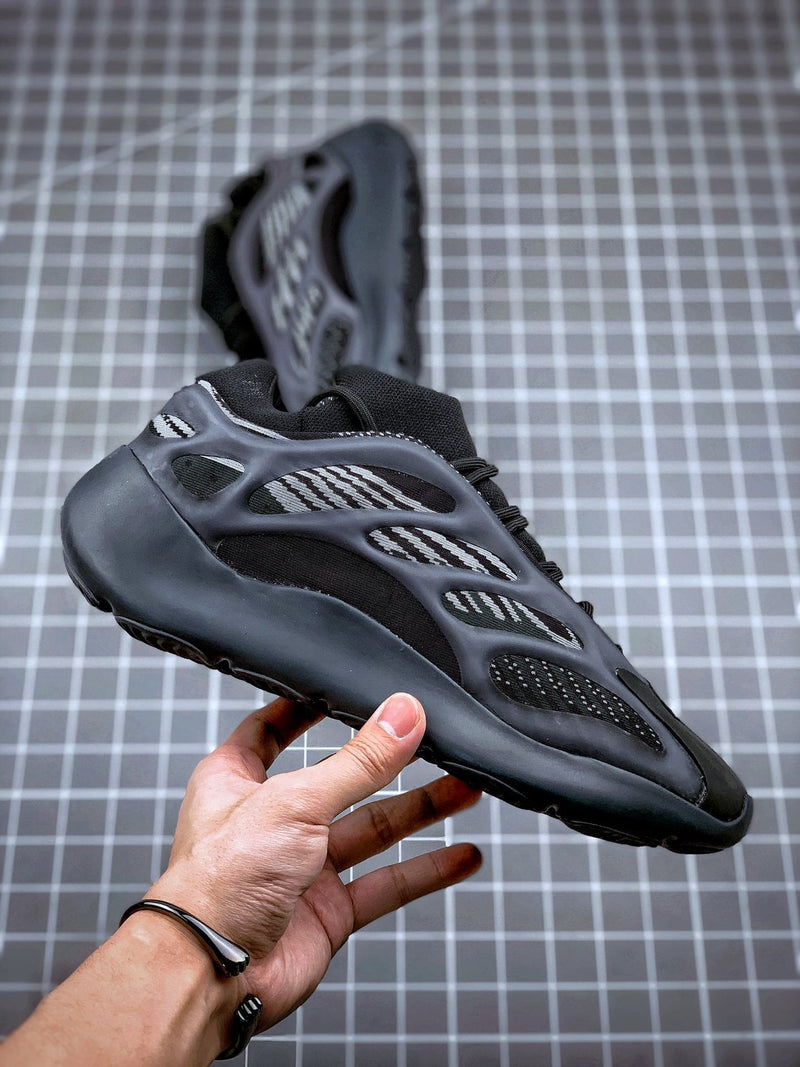 Tênis Adidas Yeezy Boost 700 V3 Alvah - Rei da Pelada