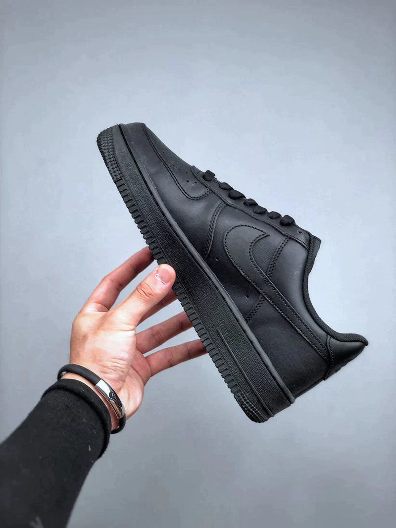 Tênis Nike Air Force 1 Low Black - Rei da Pelada