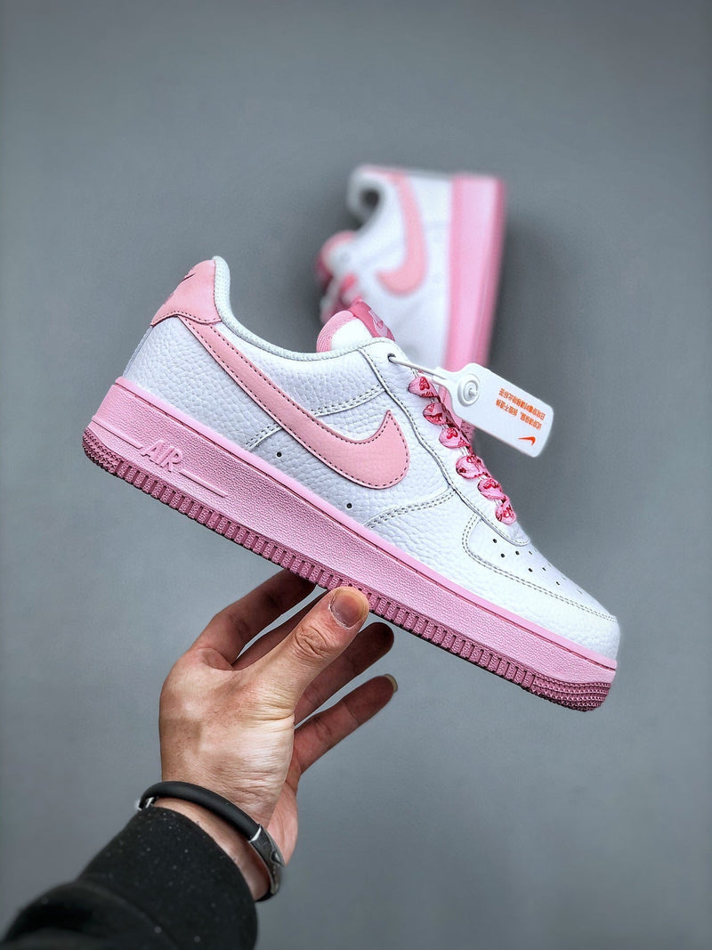 Tênis Nike Air Force 1 Low Valentine Days - Rei da Pelada