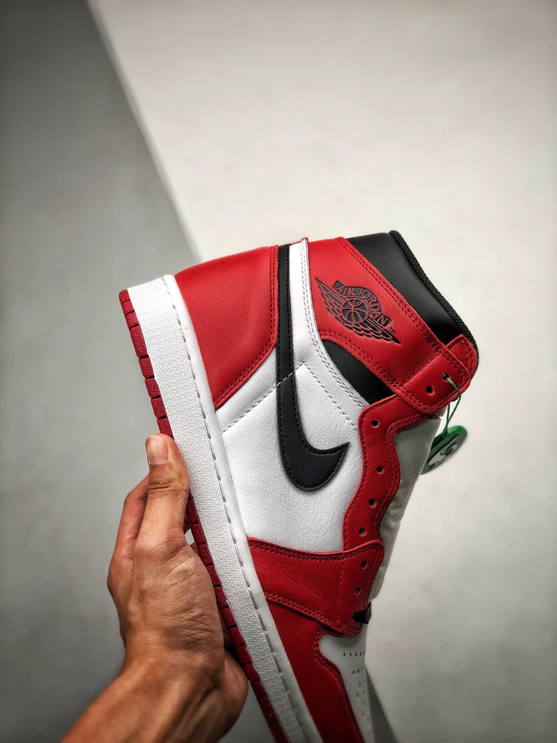 Tênis Nike Air Jordan 1 Retro High Chicago 2015 - Rei da Pelada