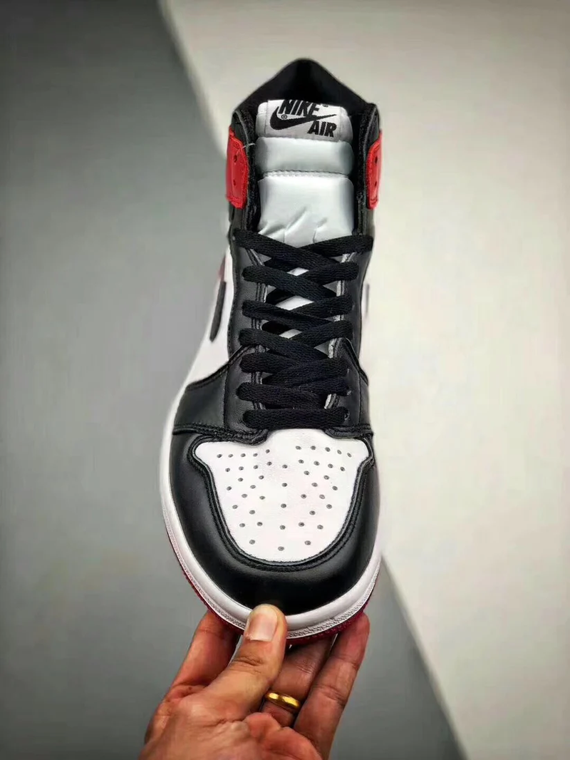 Tênis Nike Air Jordan 1 High Retro Black Toe - Rei da Pelada