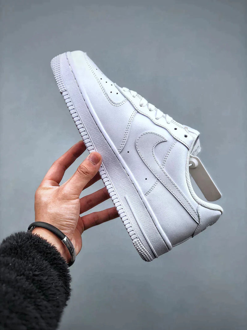 Tênis Nike Air Force 1 Low "White" - Rei da Pelada