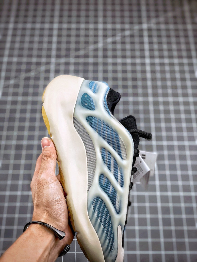 Tênis Adidas Yeezy Boost 700 V3 Kyanite - Rei da Pelada