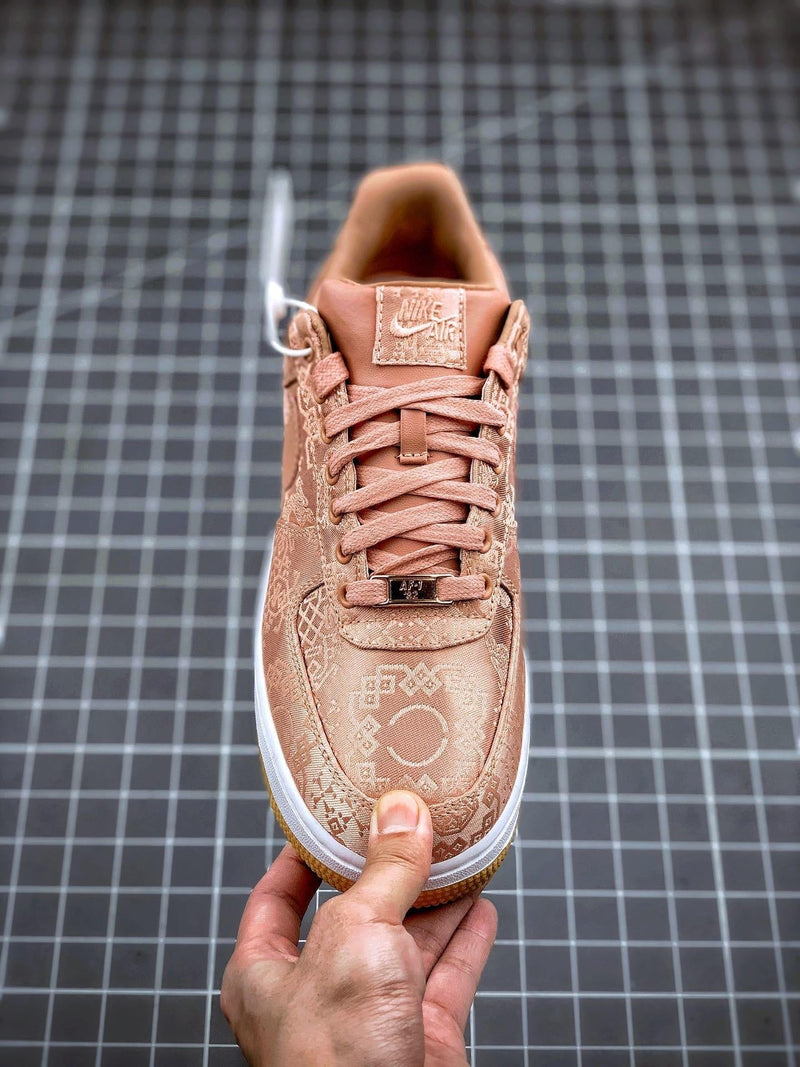 Tênis Nike Air Force 1 Low "CLOT Rose Gold Silk" - Rei da Pelada