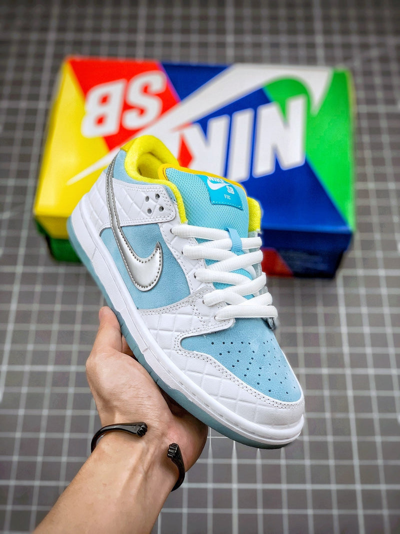 Tênis Nike SB Dunk Low Pro QS x FTC "Lagoon Pulse" - Rei da Pelada