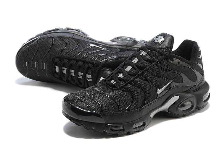 Tênis Nike Air Max Plus Tn "Triple Black" - Rei da Pelada