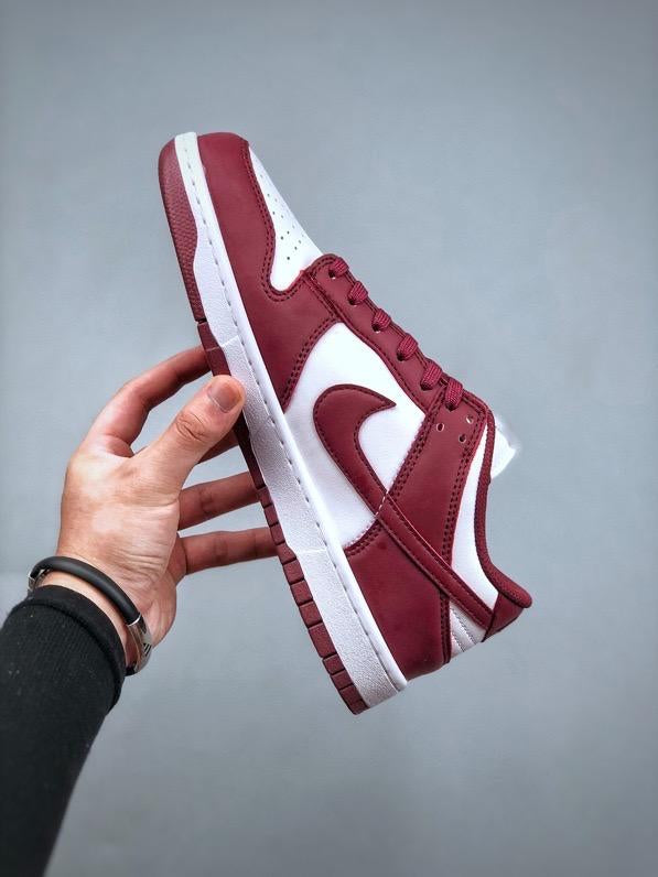 Tênis Nike SB Dunk Low "Wine Red" - Rei da Pelada