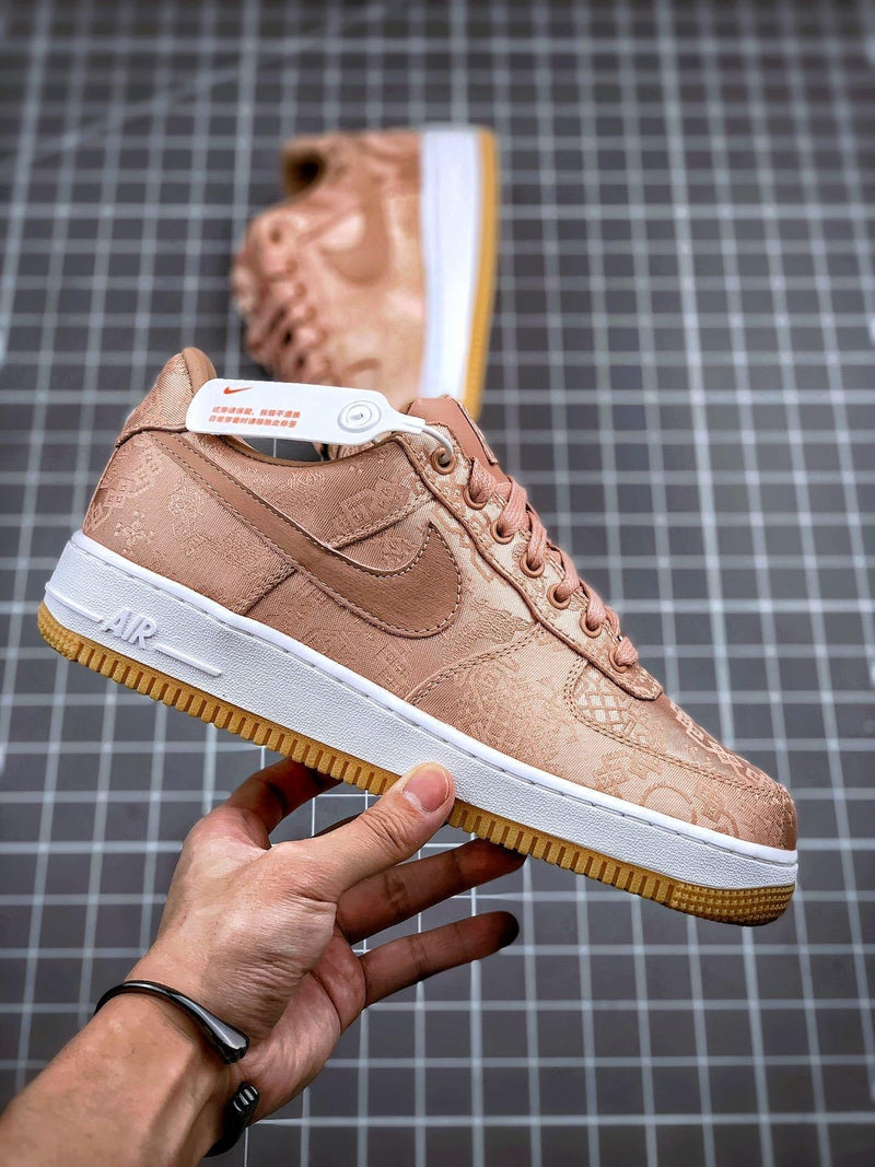 Tênis Nike Air Force 1 Low "CLOT Rose Gold Silk" - Rei da Pelada