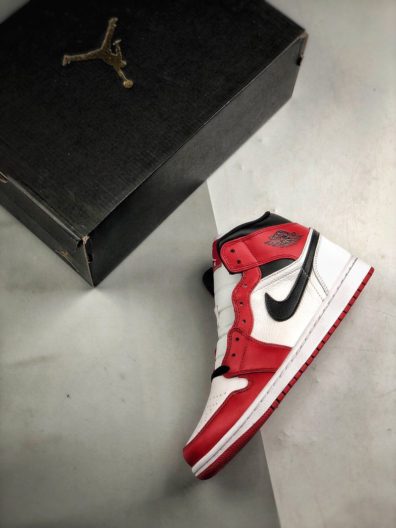 Tênis Nike Air Jordan 1 Mid "Chicago" - Rei da Pelada