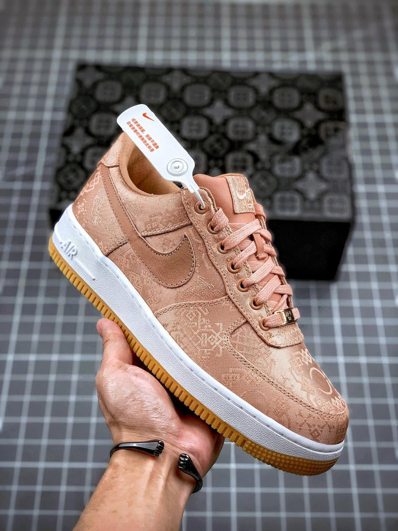 Tênis Nike Air Force 1 Low "CLOT Rose Gold Silk" - Rei da Pelada