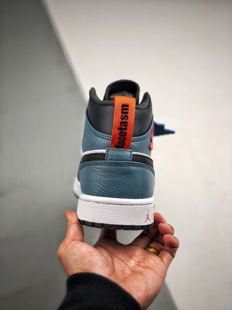 Tênis Cspace Facetasm x Nike Air Jordan 1 Mid - Rei da Pelada