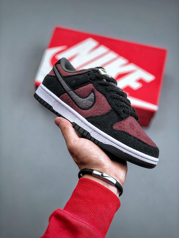 Tênis Nike SB Dunk Low "Fleece" - Rei da Pelada