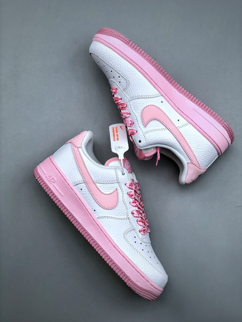 Tênis Nike Air Force 1 Low Valentine Days - Rei da Pelada