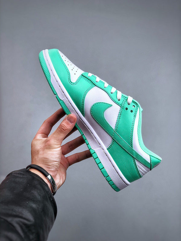 Tênis Nike SB Dunk Low "Barely Green" - Rei da Pelada