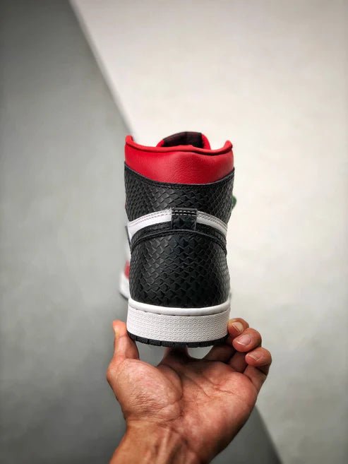 Tênis Nike Air Jordan 1 Retro High "Satin Red" - Rei da Pelada