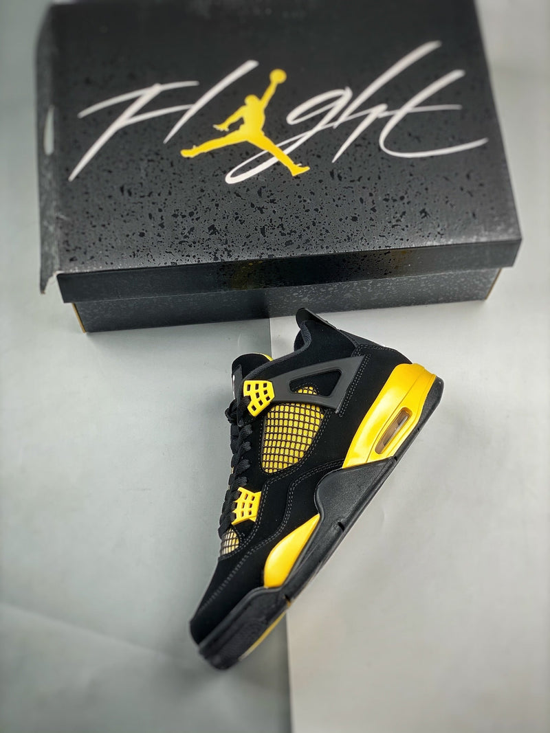 Tênis Nike Air Jordan 4 "Thunder" - Rei da Pelada